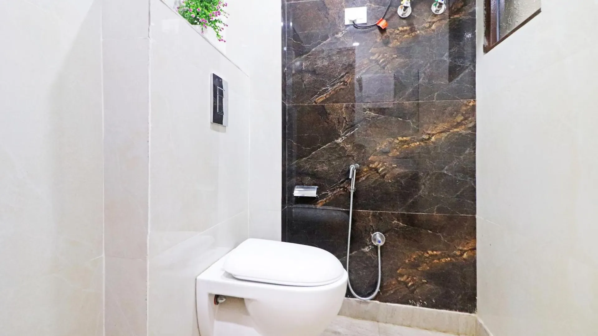 Airport Tulip Suites Near Delhi Airport Nuova Delhi