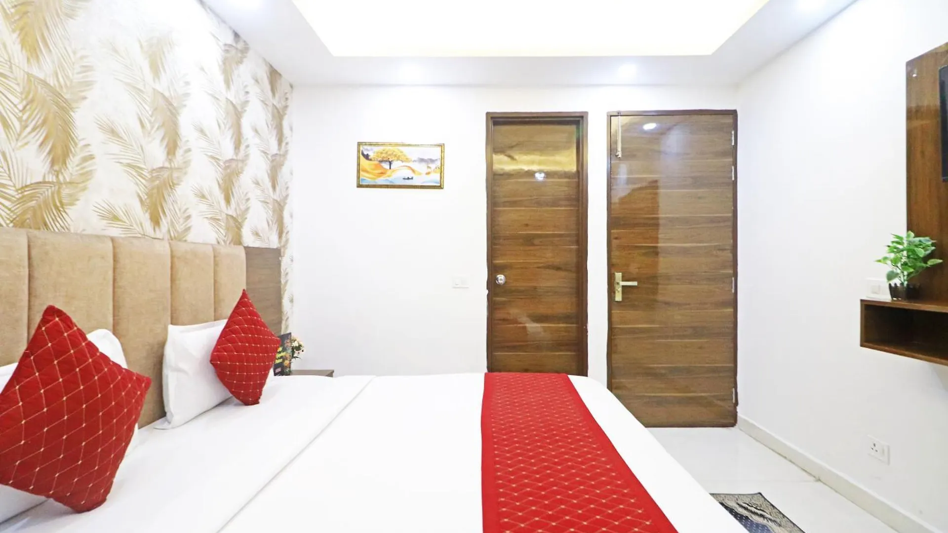 Airport Tulip Suites Near Delhi Airport Nuova Delhi 4*,